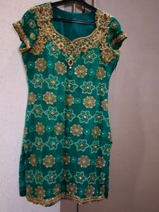 Lovely partywear kurti 'pure bandhni'