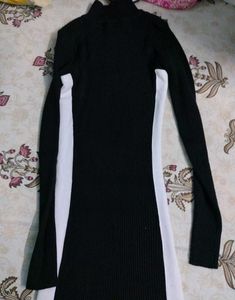 Black &amp; White Ribbed Zipper Dress