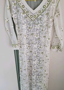 chikankari kurtas
