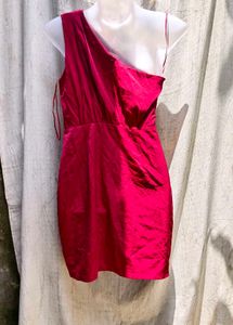 I. Stunning One-Shoulder Red Dress