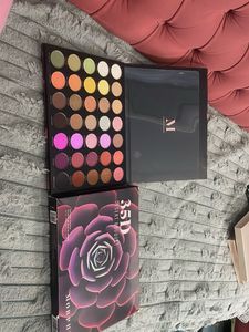 Vibrant Eyeshadow Palette
