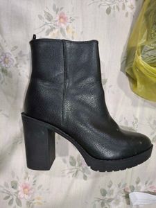 Black Faux Fur Lined Boots