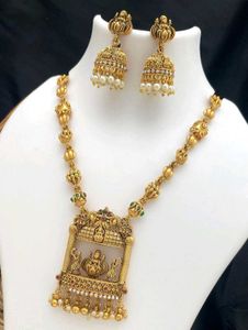 Traditional Gold Necklace & Earring Set