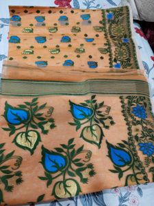 Peach Floral Print Tant Handloom saree