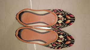 Floral Embroidered  Ethnic Juttis