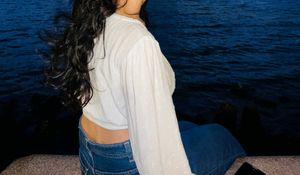 White puff-sleeve crop top 🤍Cute, lightweight &amp; p
