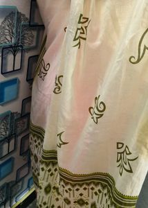 Elegant Ethnic Dupatta with Design Floral Motifs
