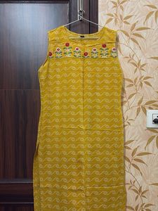 Yellow Sleeveless Kurta with Floral Embroidery
