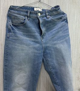 RED TAPE BLUE STRAIGHT JEANS (Size 28-30)