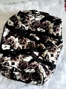 🆕 New Floral long Travel Bag 🧳
