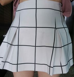 forever 21 ! white pleated grid skirt
