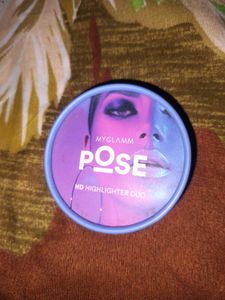 MyGlamm POSE HD Highlighter Duo