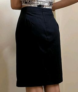 Black formal pencil skirt