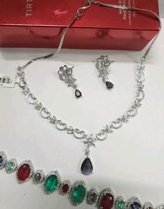 Elegant Silver Necklace &amp; Earrings Set