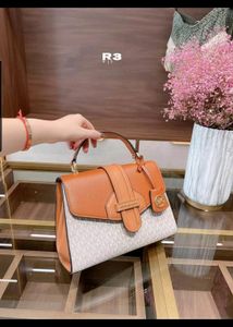 Micheal kors Slingbags