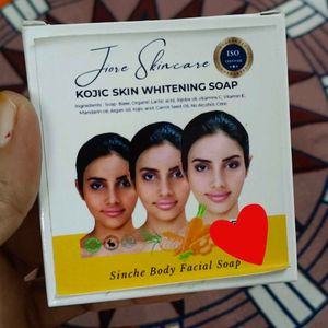 Fiore Skincare Kojic Skin Whitening Soap