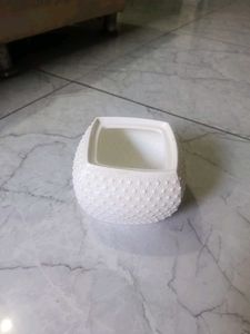 white ceramic pot