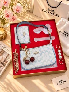 COACH*GIFT SET1) NOLITA 19 SHOULDER BAG2) MATCHING