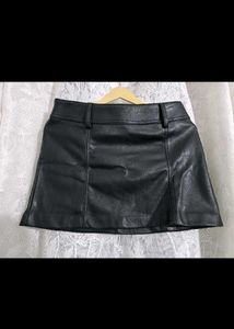 🖤H&amp;M Leather Black mini skirt🖤