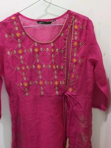 Beautiful Pink Embroidered Kurta