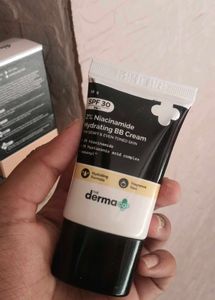 The Derma Co. 2% Niacinamide BB Cream + surprise g