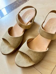 ✨ Golden Shimmer Sandals ✨| UK 6