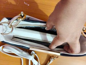 leather hand bag