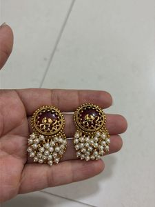Brand new Pearl & Gold Tone Dangle Earrings