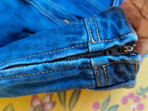 Stylish Blue Denim Mini Skirt