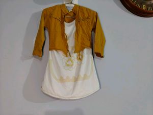 Stylish Mustard & White top