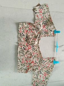 WHITE AND RED COLOUR COMBO BLOUSE