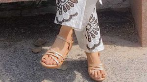Stylish Glittery Sandals✨