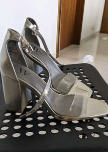 🥰Stylish Silver Block Heel Sandals🥰