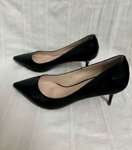 🆕Classic Black Patent Leather Heels