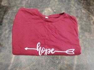 Maroon 'Hope' Graphic T-Shirt