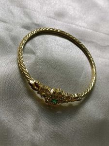 Elegant 22kt Gold Plated Bangle with Green Stone