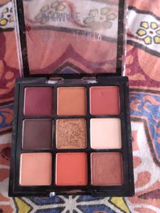 9-Color Eyeshadow Palette