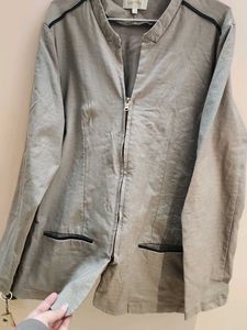 Elegant Grey Zippered Jacket