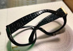 Marc Jacob’s Stylish Black Eyeglasses