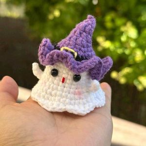 Crochet Ghost with Witch Hat