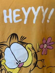 Garfield Graphic Print "Heyyy!" T-Shirt