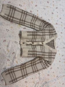 Cozy Plaid Cropped Cardigan