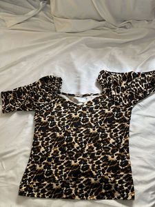 Leopard Print Puff Sleeve Top