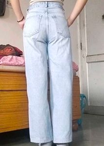 Light Wash Relaxed Fit Jeans