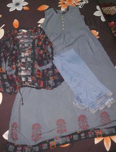 Gray Kurta Set with Printed Jacket