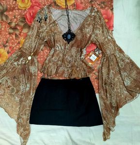 Witchy dramatic sleeves top