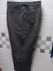 Stylish Dark Wash Denim Maxi Skirt