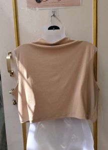Chic Mock Neck Sleeveless Crop Top