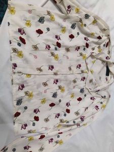 Chic Floral Print Button-Up Blouse