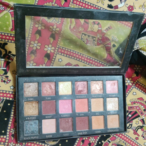 combo of 1 Mars concealer pallet 1 huda beauty eyeshadow pallet nd a  beautiful duppata net golden